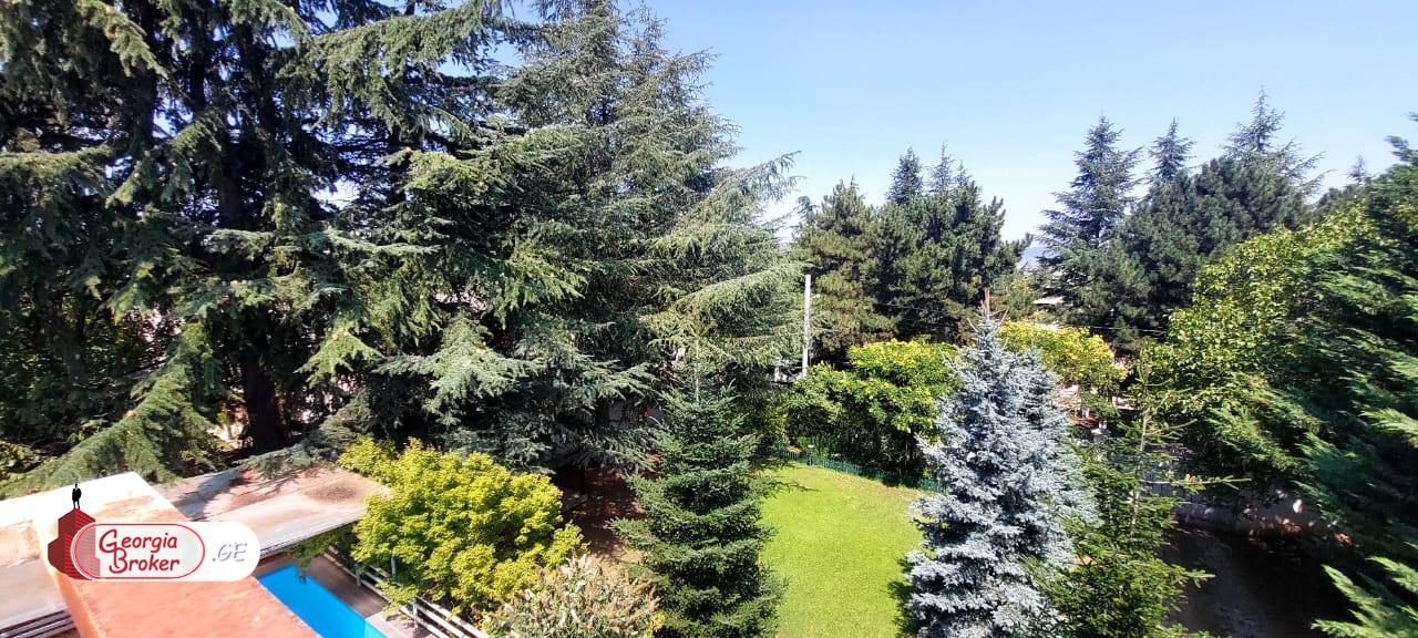 продается дом с новым ремонтом 9-комнат